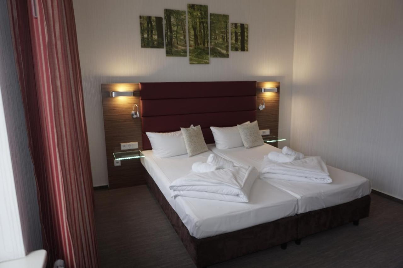 Hotel Und Restaurant Zum Deutschen Hause Lübbenau Buitenkant foto